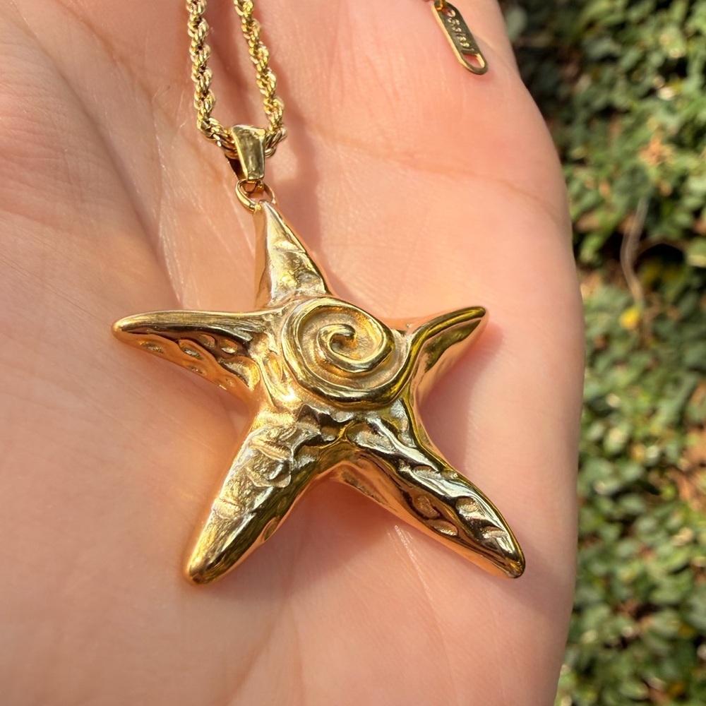Gold Starfish Pendant Necklace Waterproof Stainless Steel - Picture 4 of 5